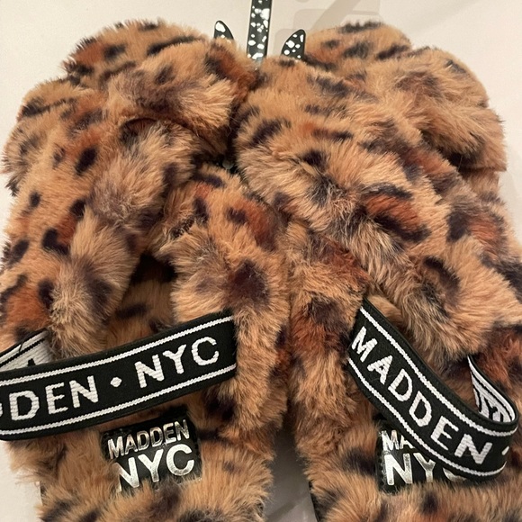 Steve Madden Leopard print fluffy platform sandals slippers size 7. NWT - Picture 10 of 12